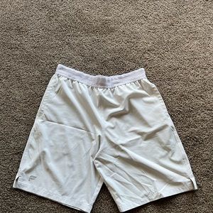 Mens White Fabletics shorts Size M 9” no liner